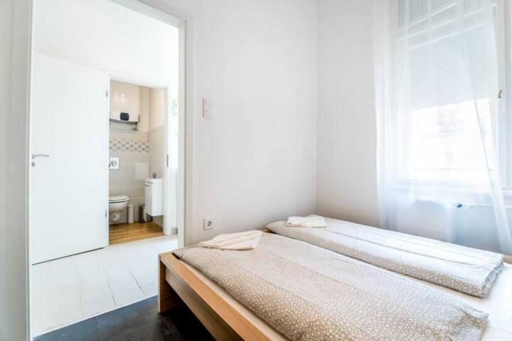 Hi-Bp Sunny Home Apartments In The Heart Of Budapest Exteriör bild