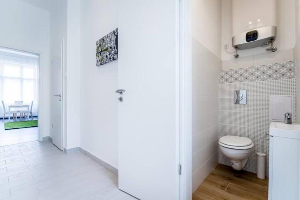 Hi-Bp Sunny Home Apartments In The Heart Of Budapest Exteriör bild