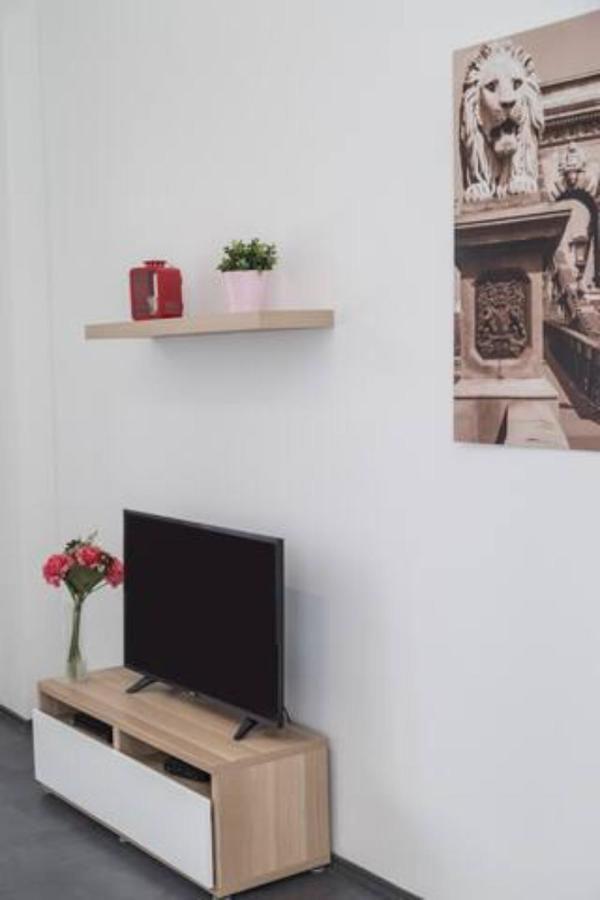 Hi-Bp Sunny Home Apartments In The Heart Of Budapest Exteriör bild